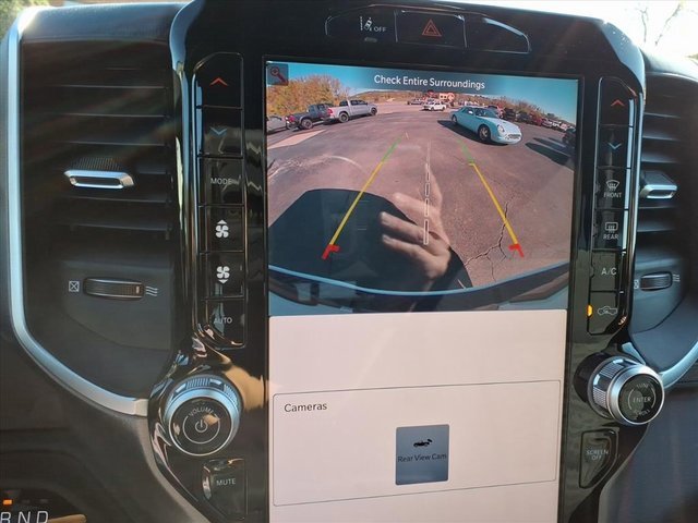 New 2026 RAM 1500 4x4 Crew Cab image 18