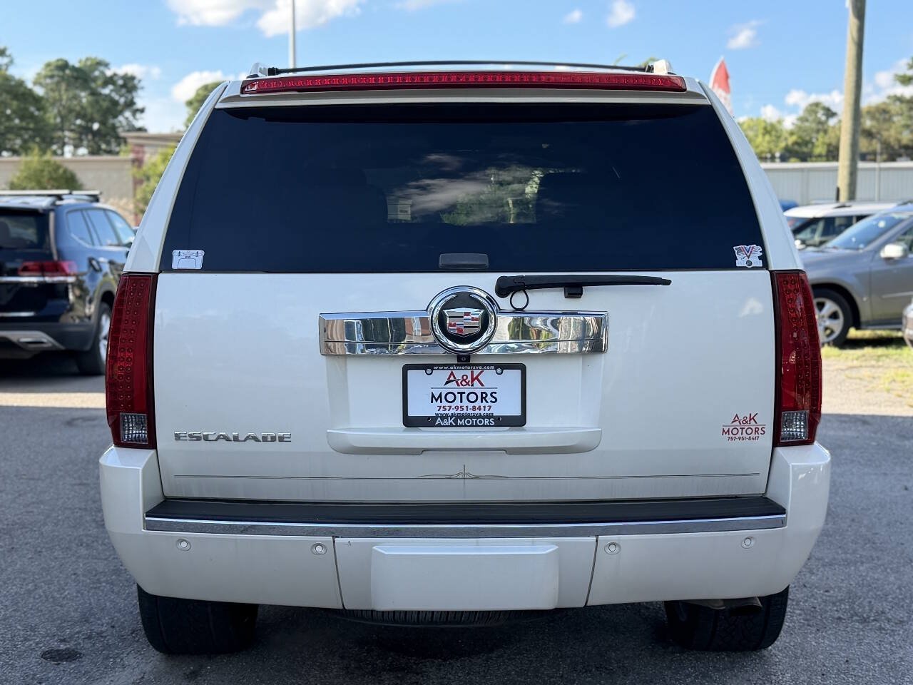 Used 2007 Cadillac Escalade 2WD w/ Information Package image 7