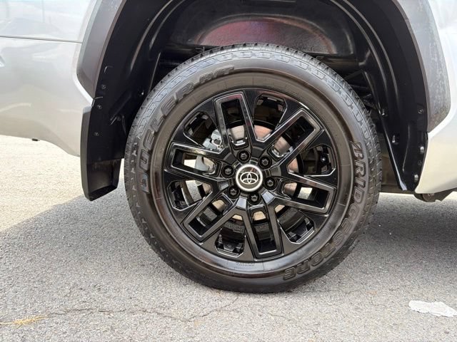 Used 2024 Toyota Tundra Limited AWD/4WD image 32