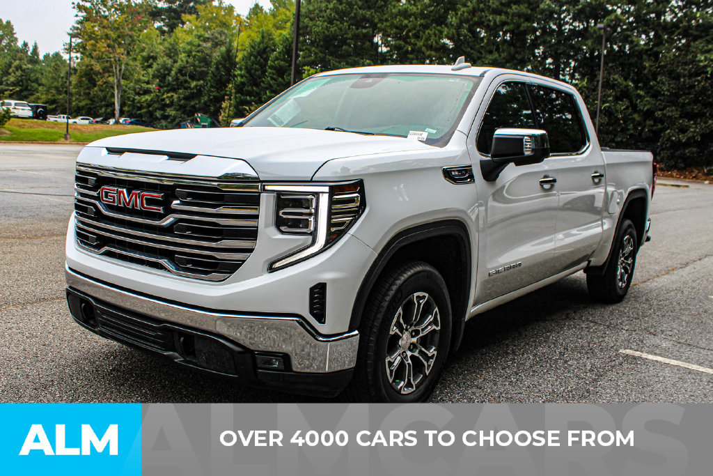 Used 2025 GMC Sierra 1500 SLT RWD image 2