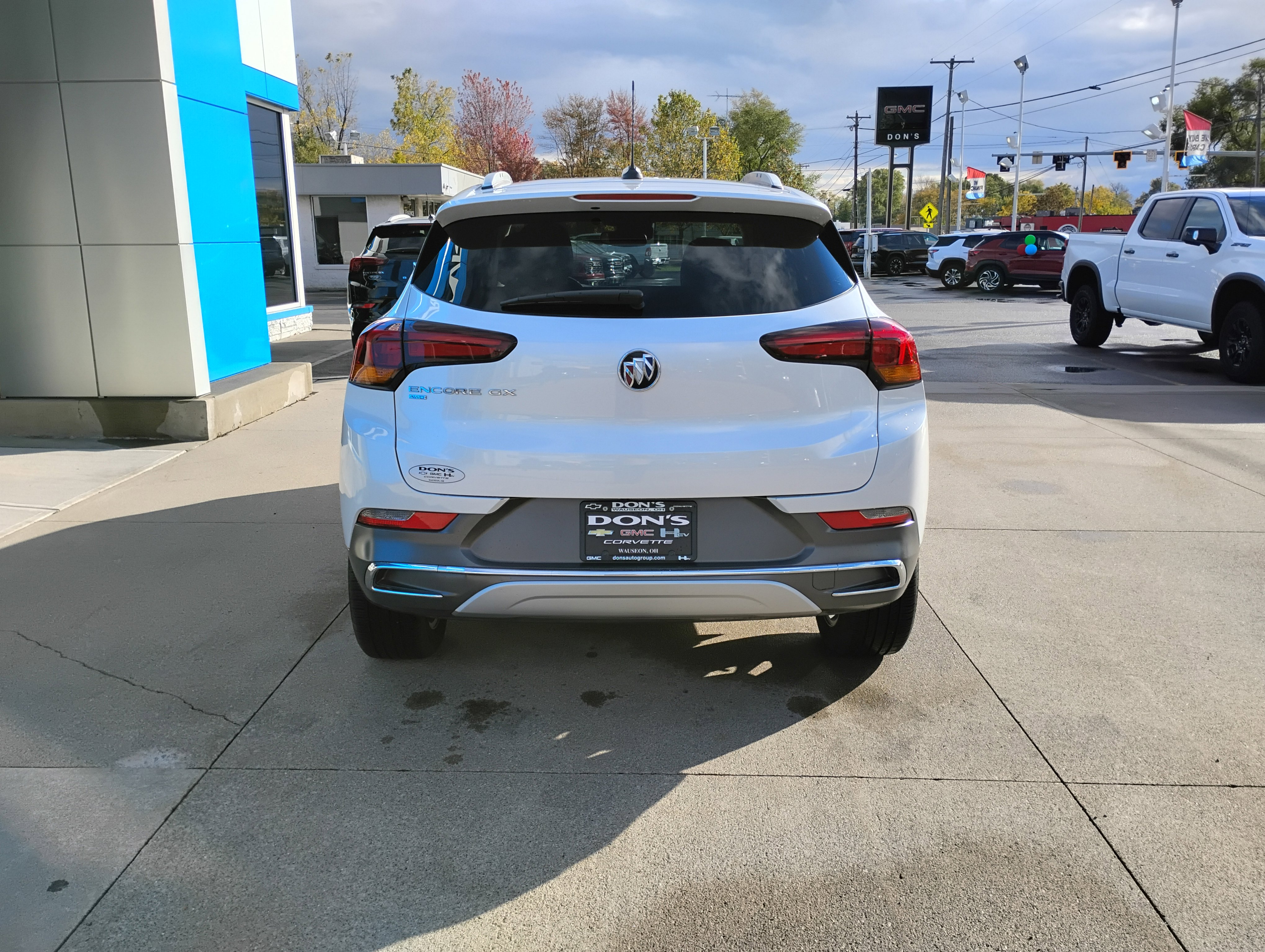 Used 2022 Buick Encore GX Essence w/ Experience Buick Package image 14