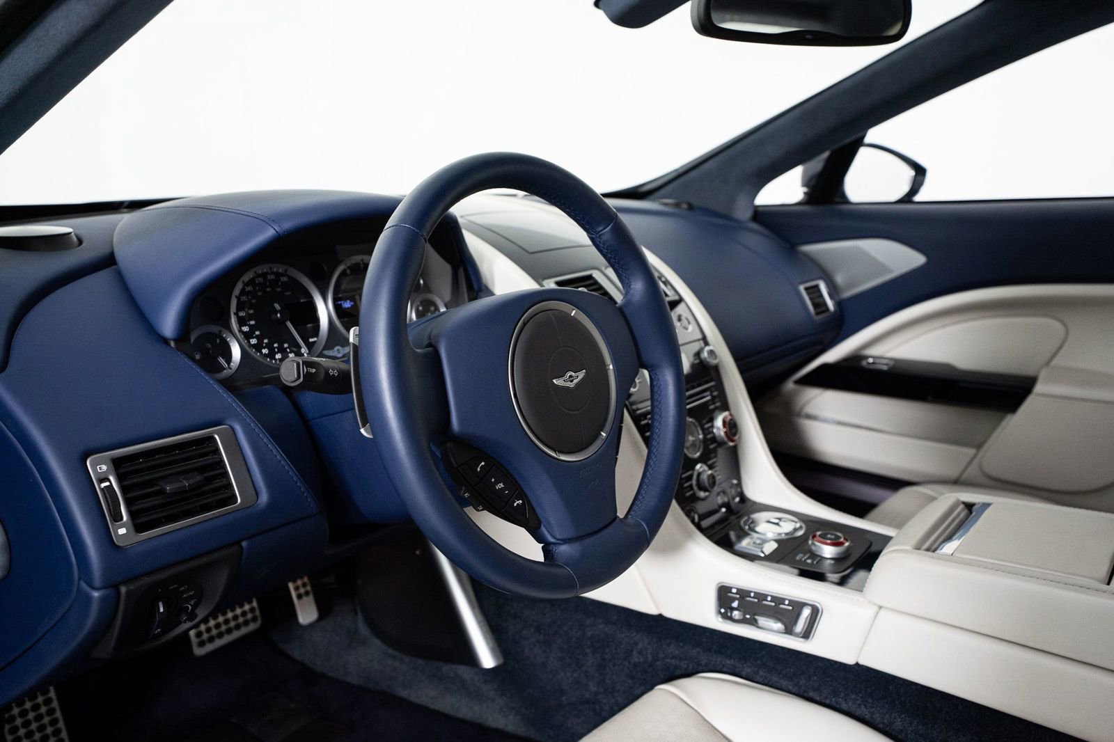 Used 2018 Aston Martin Lagonda RWD image 45