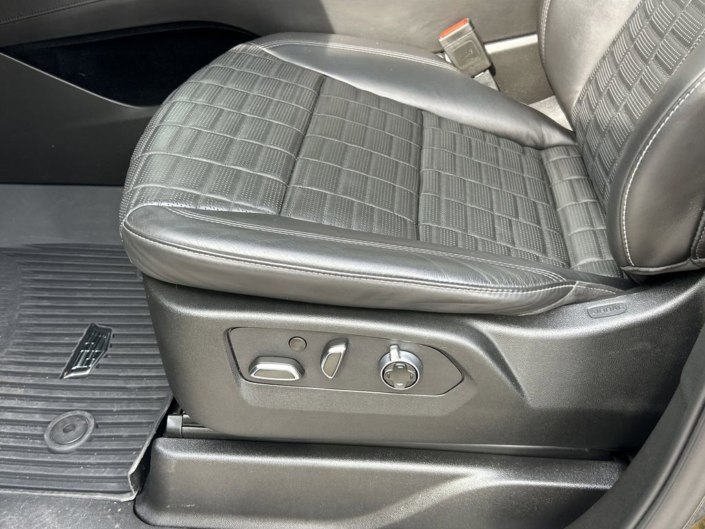 Certified 2024 Cadillac Escalade V w/ LPO, ONYX Package image 22