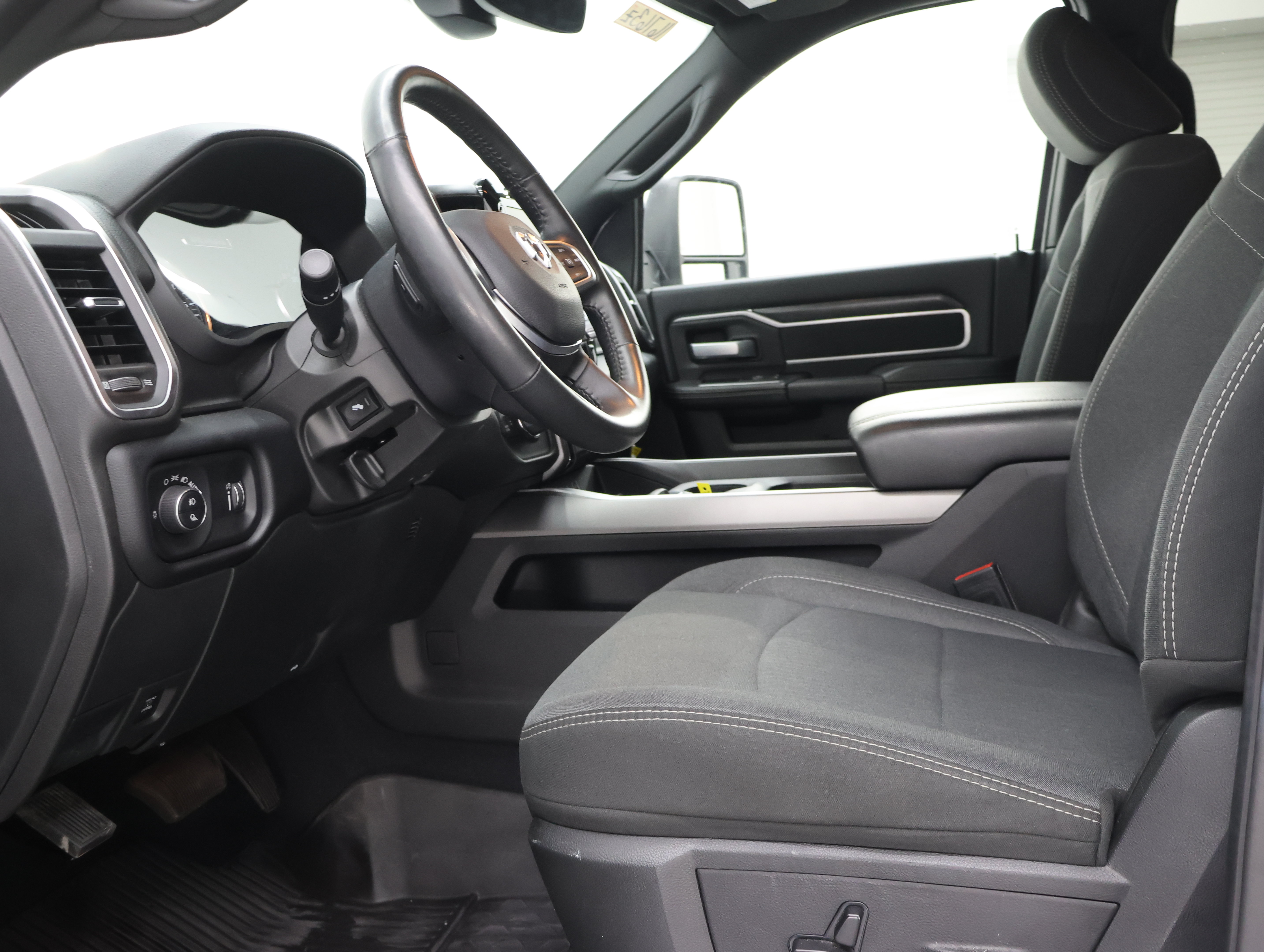 Used 2024 RAM 2500 Big Horn w/ Night Edition AWD/4WD image 8