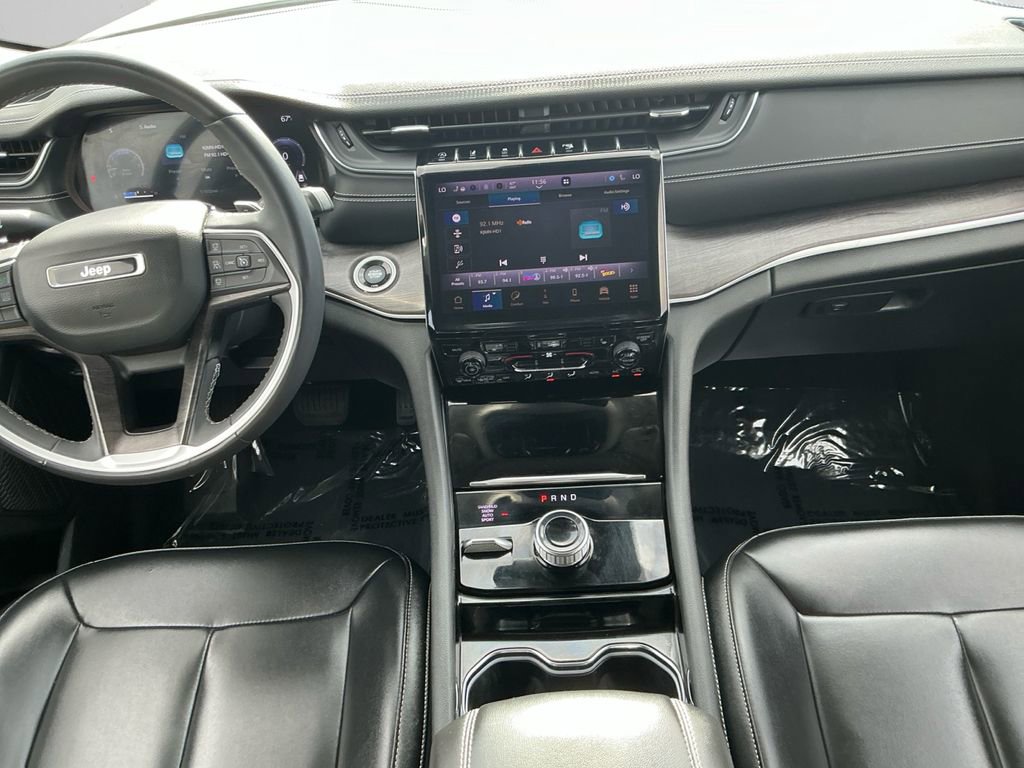 Used 2023 Jeep Grand Cherokee Limited image 11