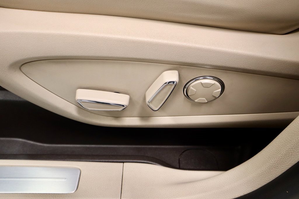 Used 2018 Lincoln MKC Reserve w/ Lincoln MKC Climate Package image 28