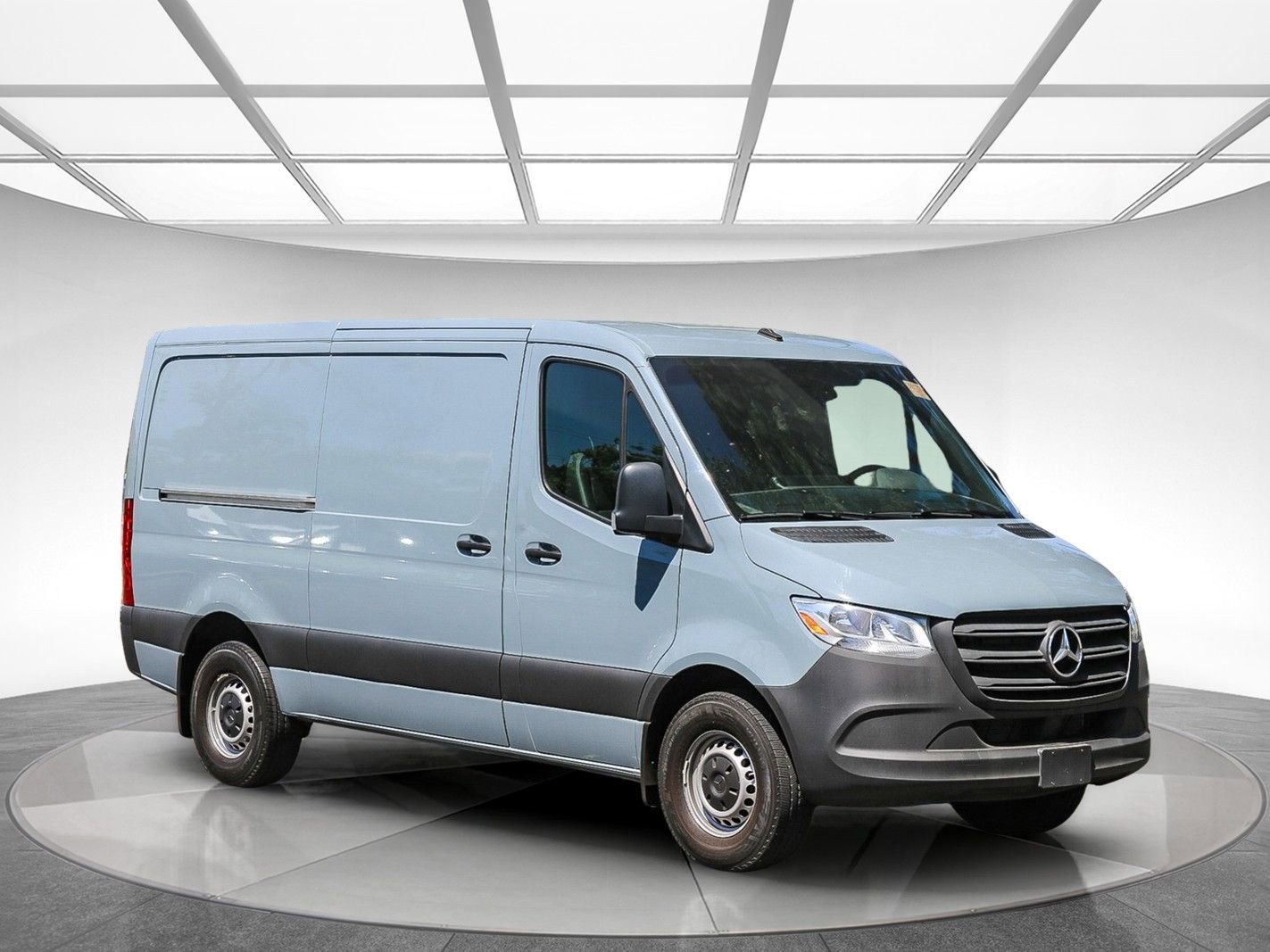 Used 2024 Mercedes-Benz Sprinter 2500 image 4