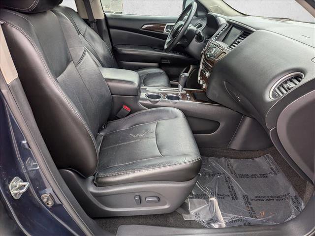 Used 2013 Nissan Pathfinder Platinum w/ Platinum Premium Pkg FWD image 21