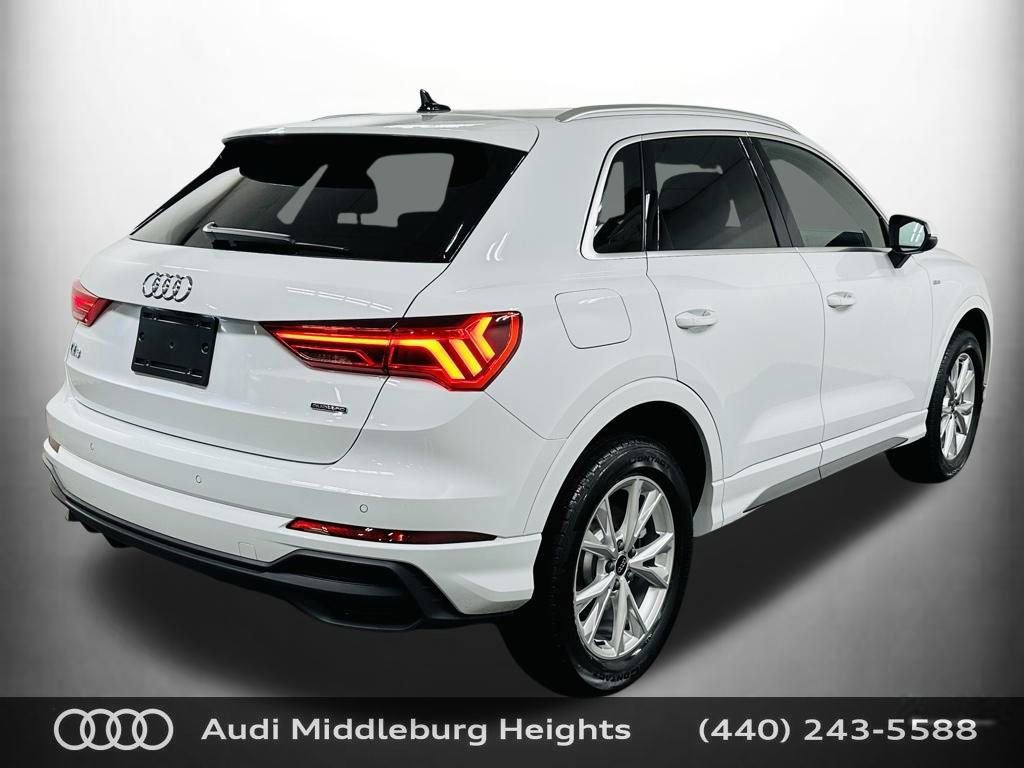 Certified 2025 Audi Q3 2.0T Premium w/ Convenience Package image 9