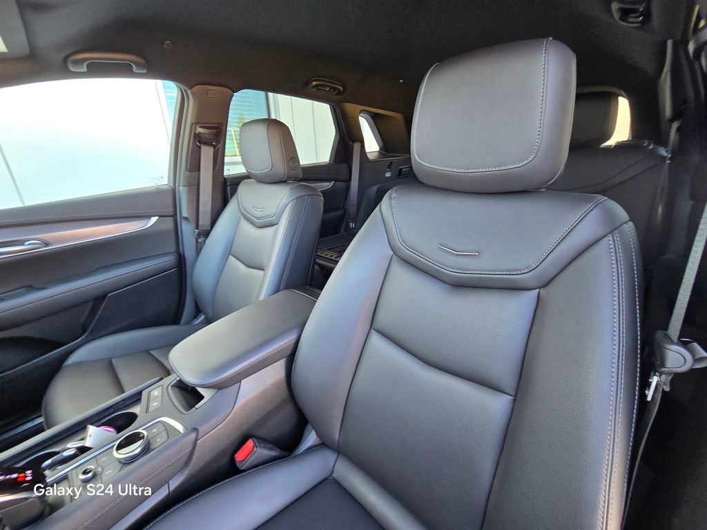 New 2026 Cadillac XT5 Luxury w/ LPO, Bronce Accent Package image 11
