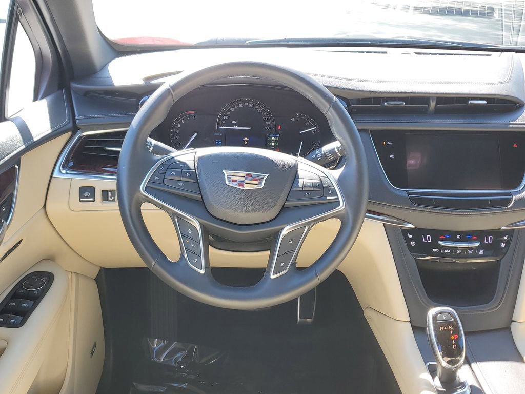 Used 2017 Cadillac XT5 Premium Luxury w/ Driver Assist Package image 18