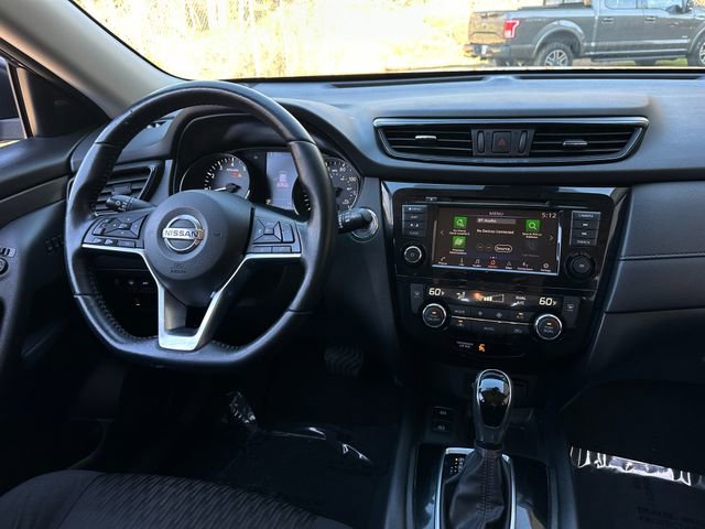 Used 2020 Nissan Rogue SV w/ Premium Package image 17