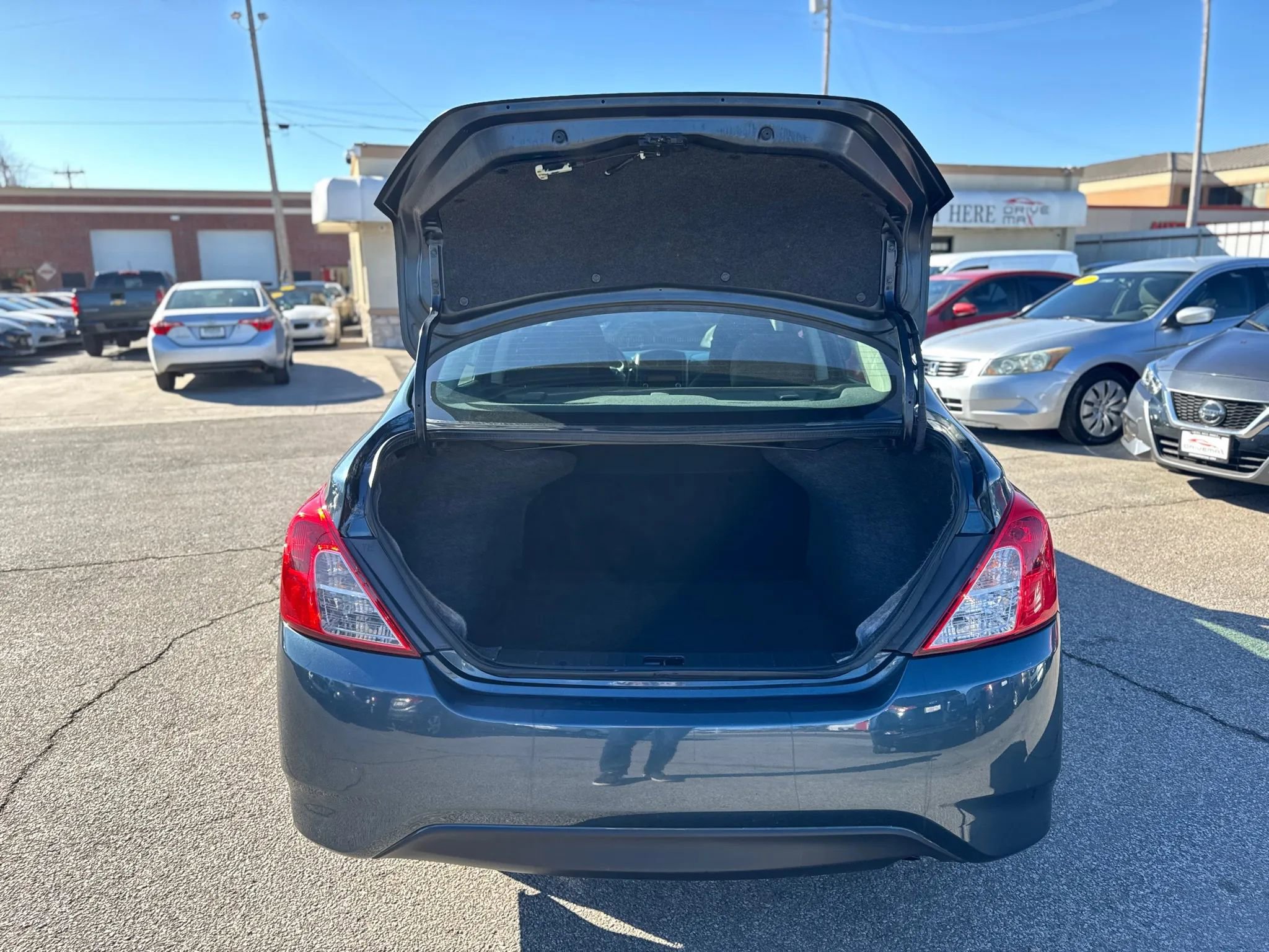 Used 2017 Nissan Versa S Plus image 16