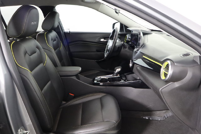 Used 2025 Chevrolet Trax ACTIV w/ Driver Confidence Package FWD image 18