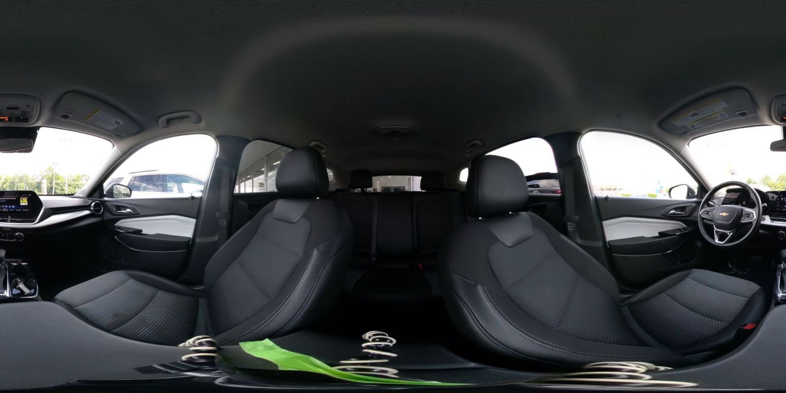 Used 2025 Chevrolet Trax LT w/ LT Convenience Package FWD image 37