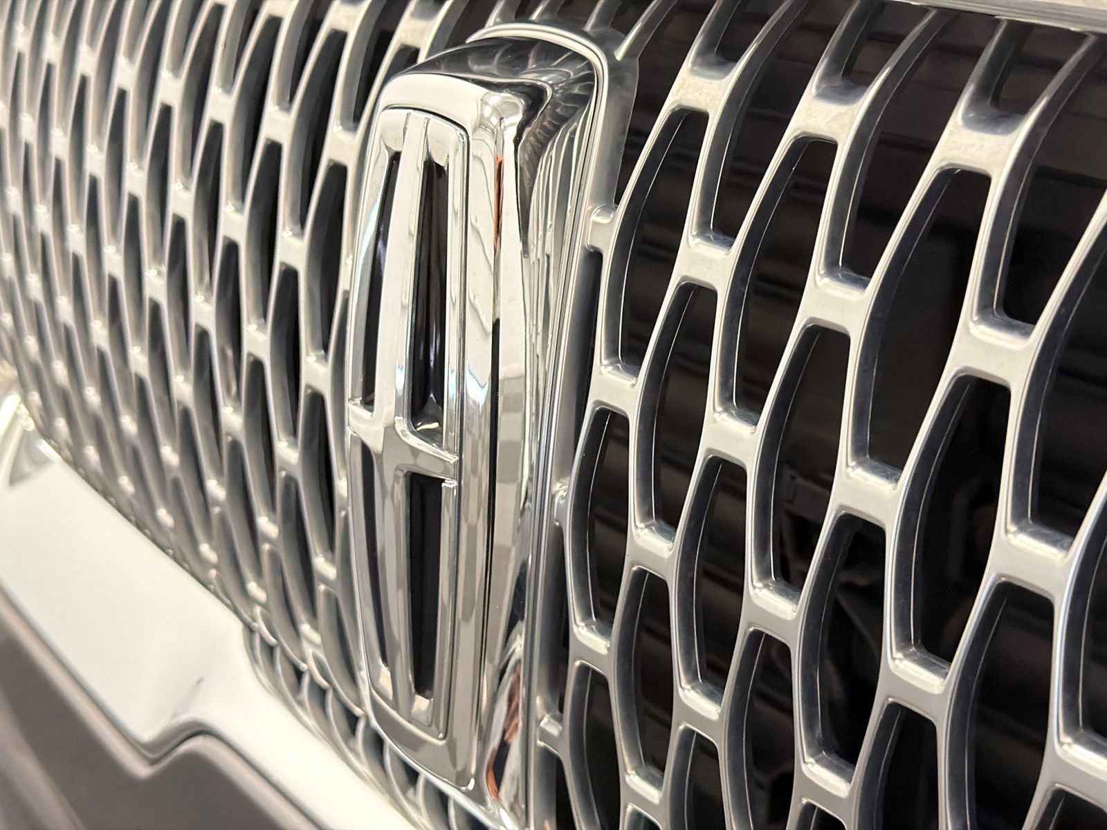Certified 2022 Lincoln Aviator AWD w/ Premium Package image 14
