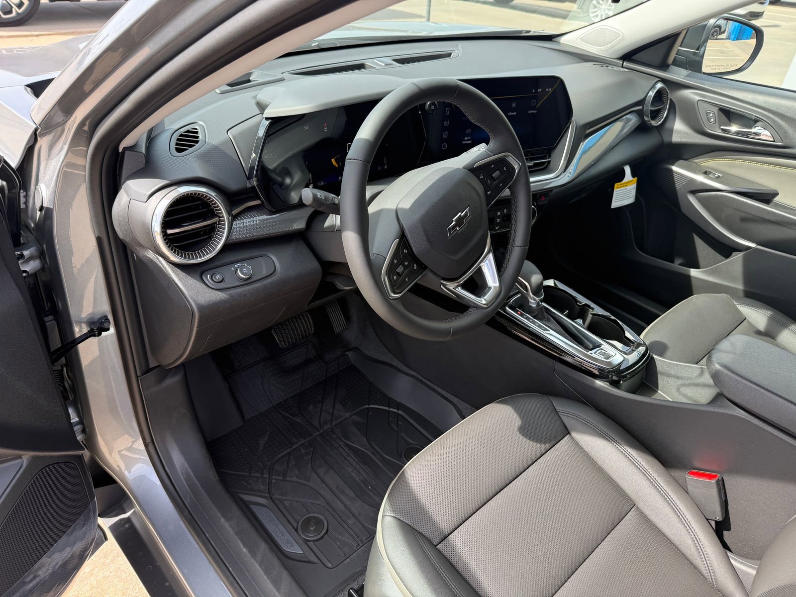 New 2026 Chevrolet Trax ACTIV w/ Driver Confidence Package FWD image 11