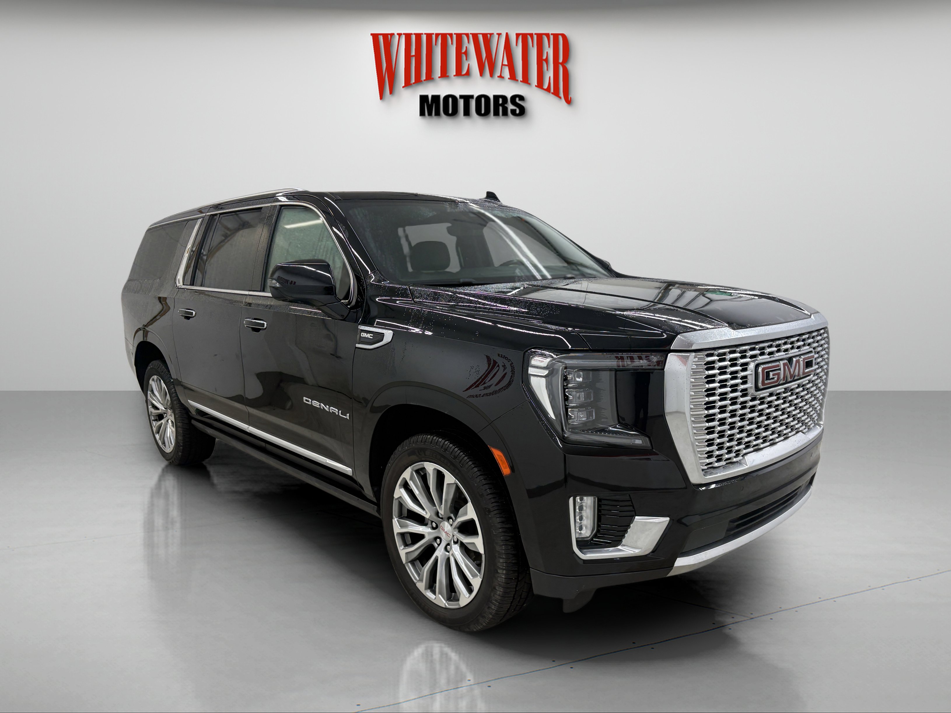 Used 2021 GMC Yukon XL Denali w/ Denali Premium Package image 5