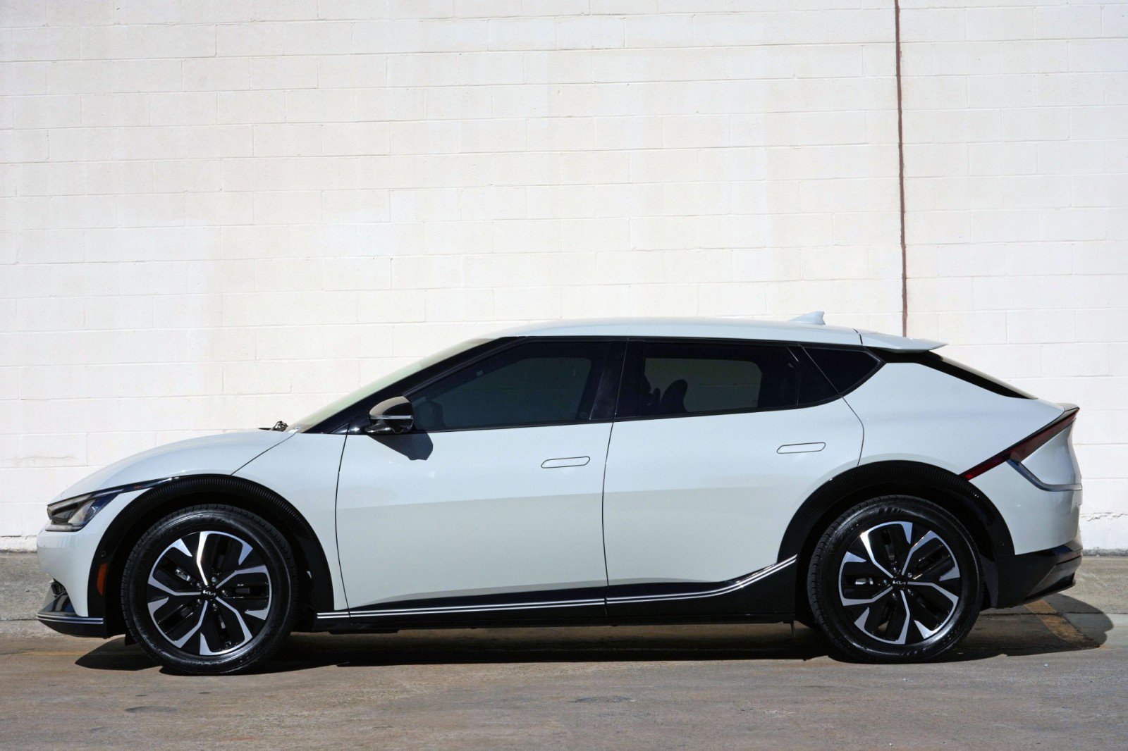 Used 2023 Kia EV6 Wind w/ Wind Technology Package image 8