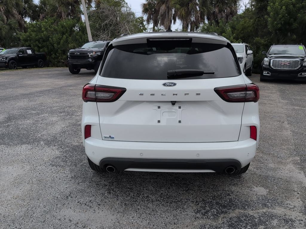 Used 2023 Ford Escape ST-Line w/ Tech Pack #1 FWD image 4