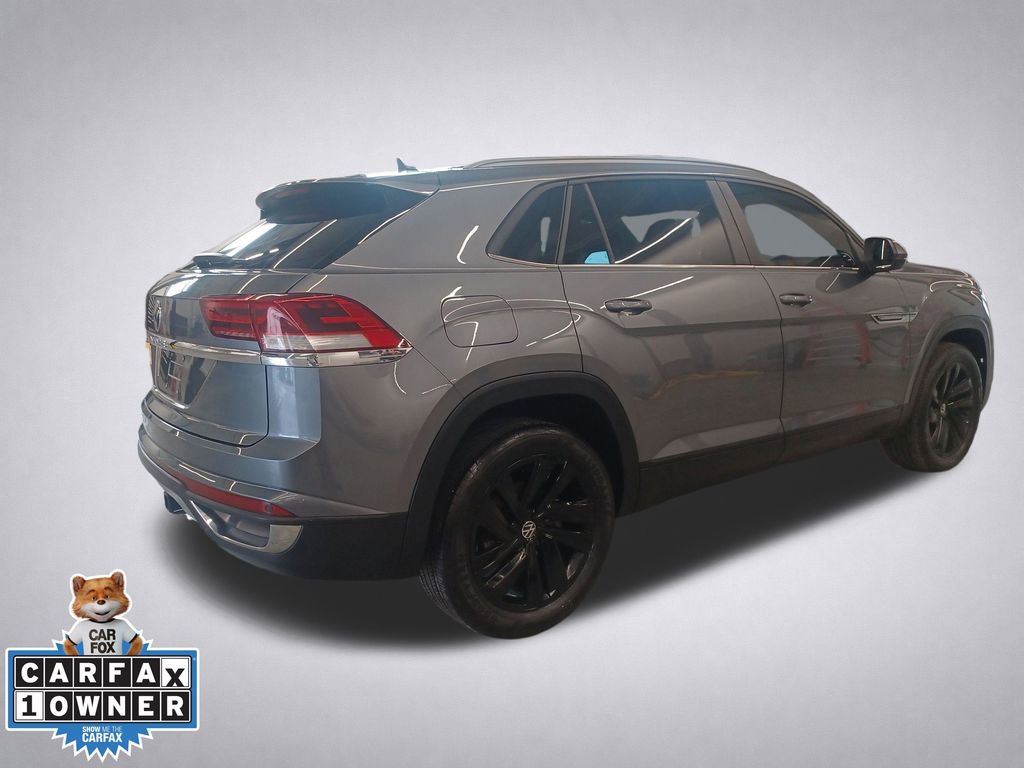 Used 2022 Volkswagen Atlas Cross Sport SE w/ Black Wheel Package image 4