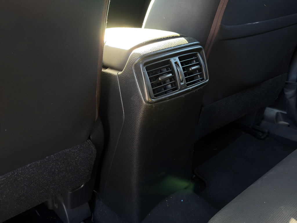 Used 2020 Nissan Rogue Sport S w/ Appearance Package FWD image 16