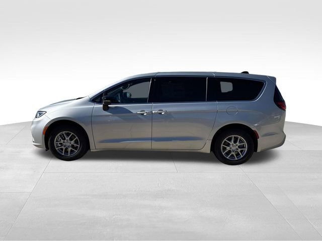 New 2026 Chrysler Pacifica Select image 5