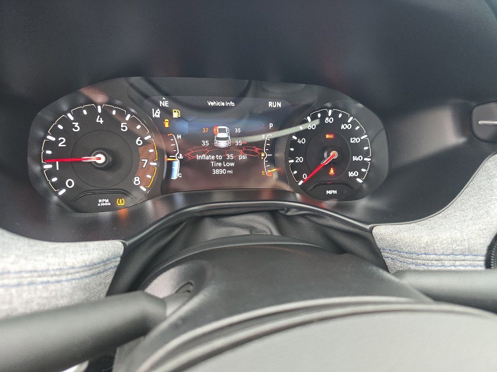 Used 2025 Jeep Compass Latitude image 24