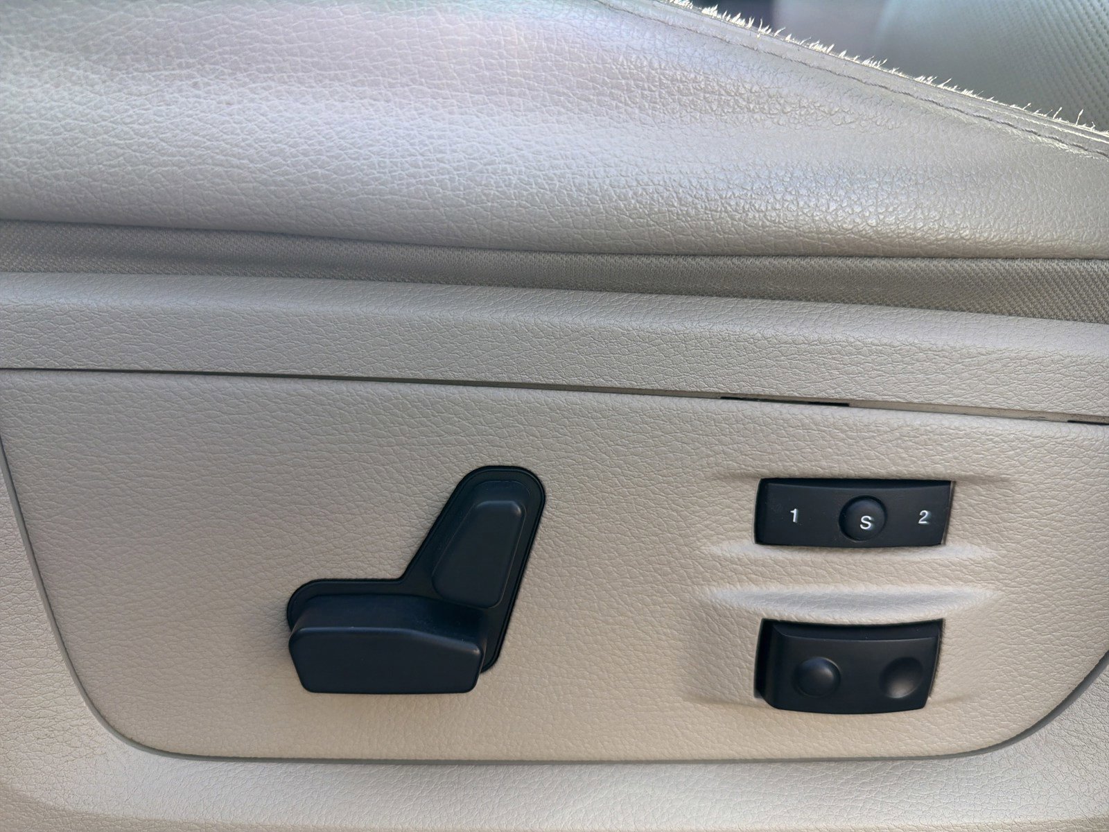 Used 2017 RAM 1500 Laramie w/ Convenience Group image 20