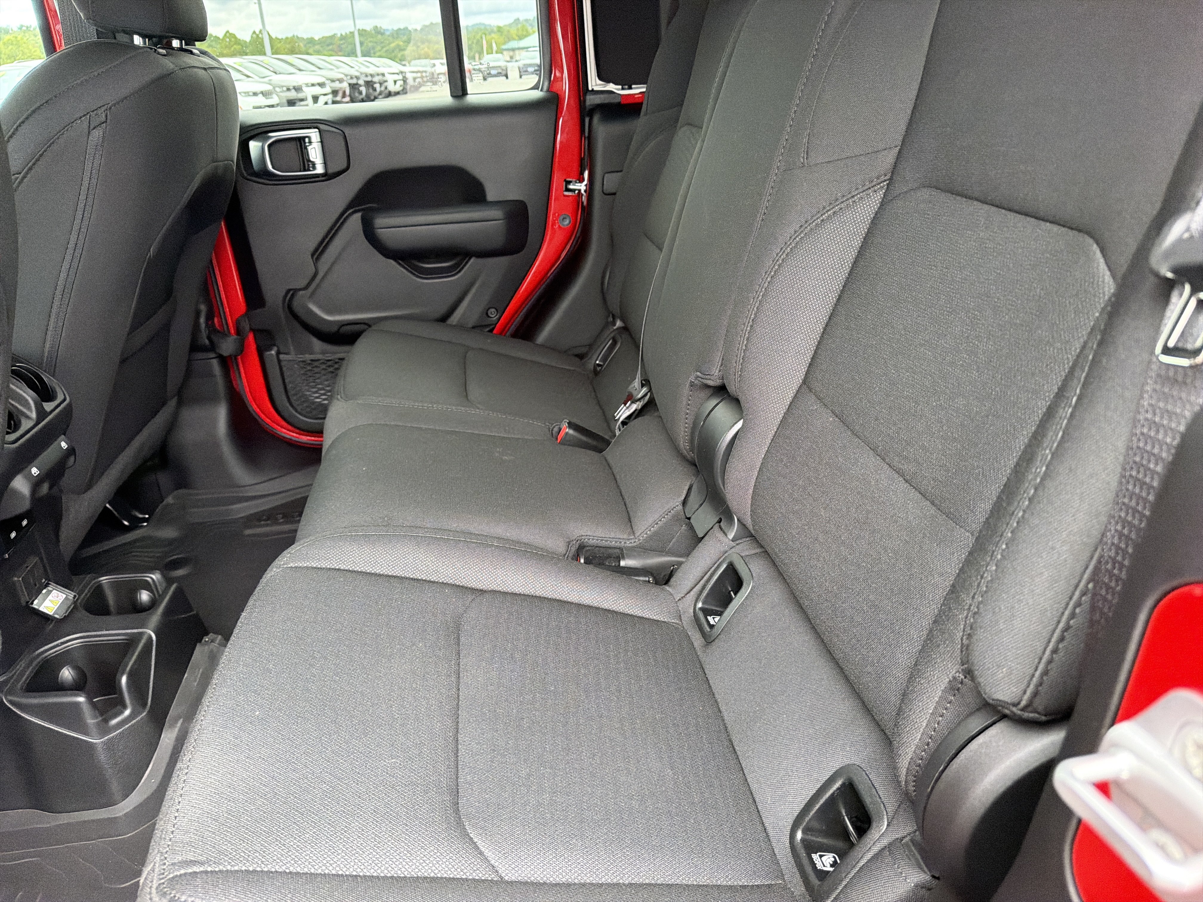 Used 2023 Jeep Gladiator Sport AWD/4WD image 13