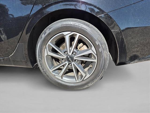 Used 2022 Kia Forte LXS FWD image 13