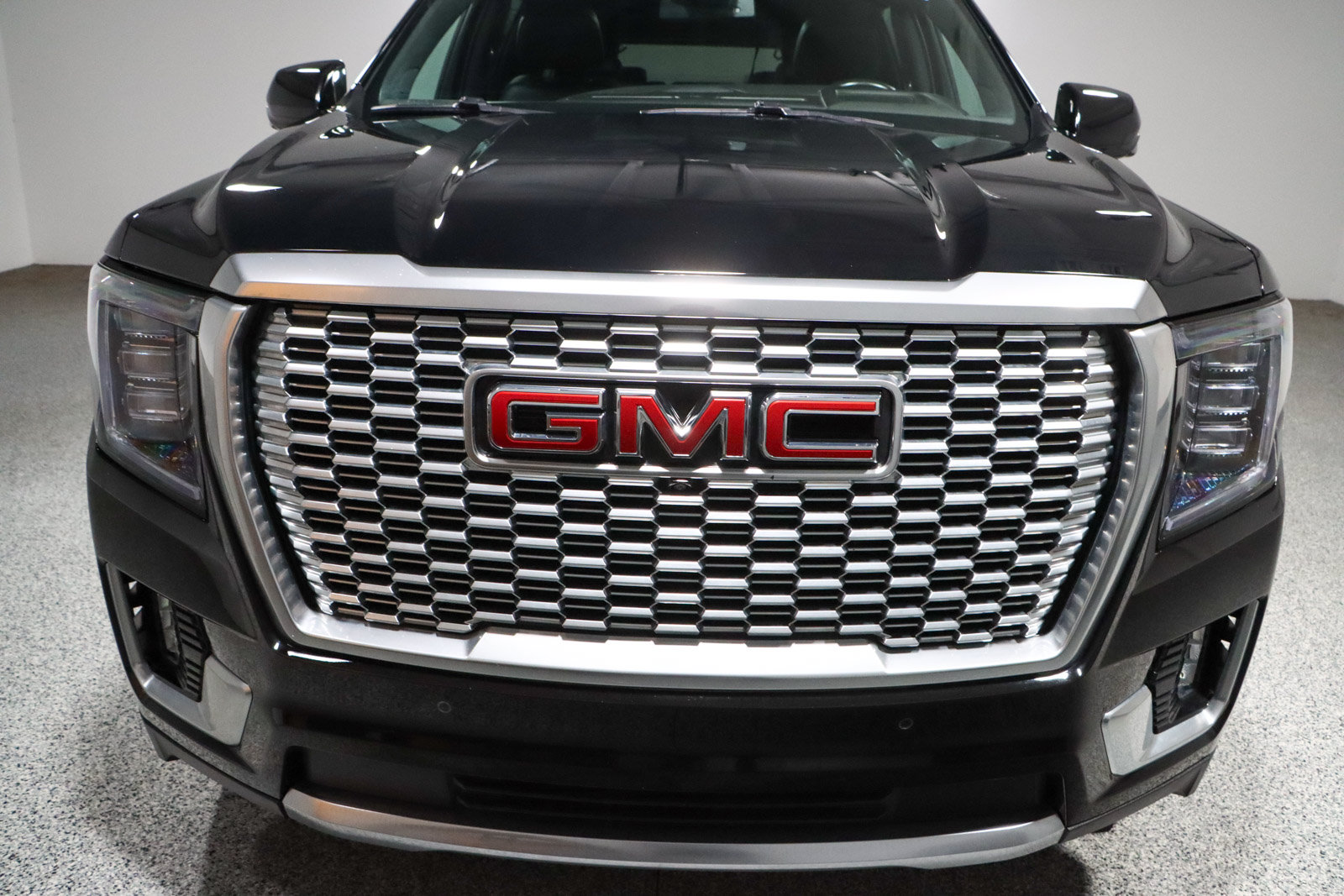 Used 2023 GMC Yukon XL Denali AWD/4WD image 4