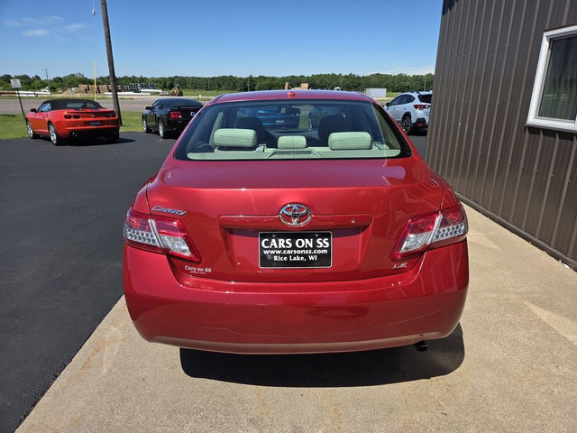 Used 2011 Toyota Camry LE FWD image 5