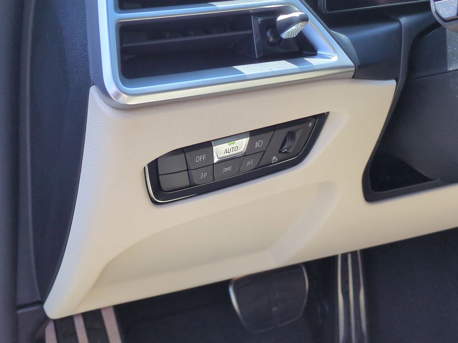 Used 2025 BMW i4 M50 w/ Premium Package AWD/4WD image 17