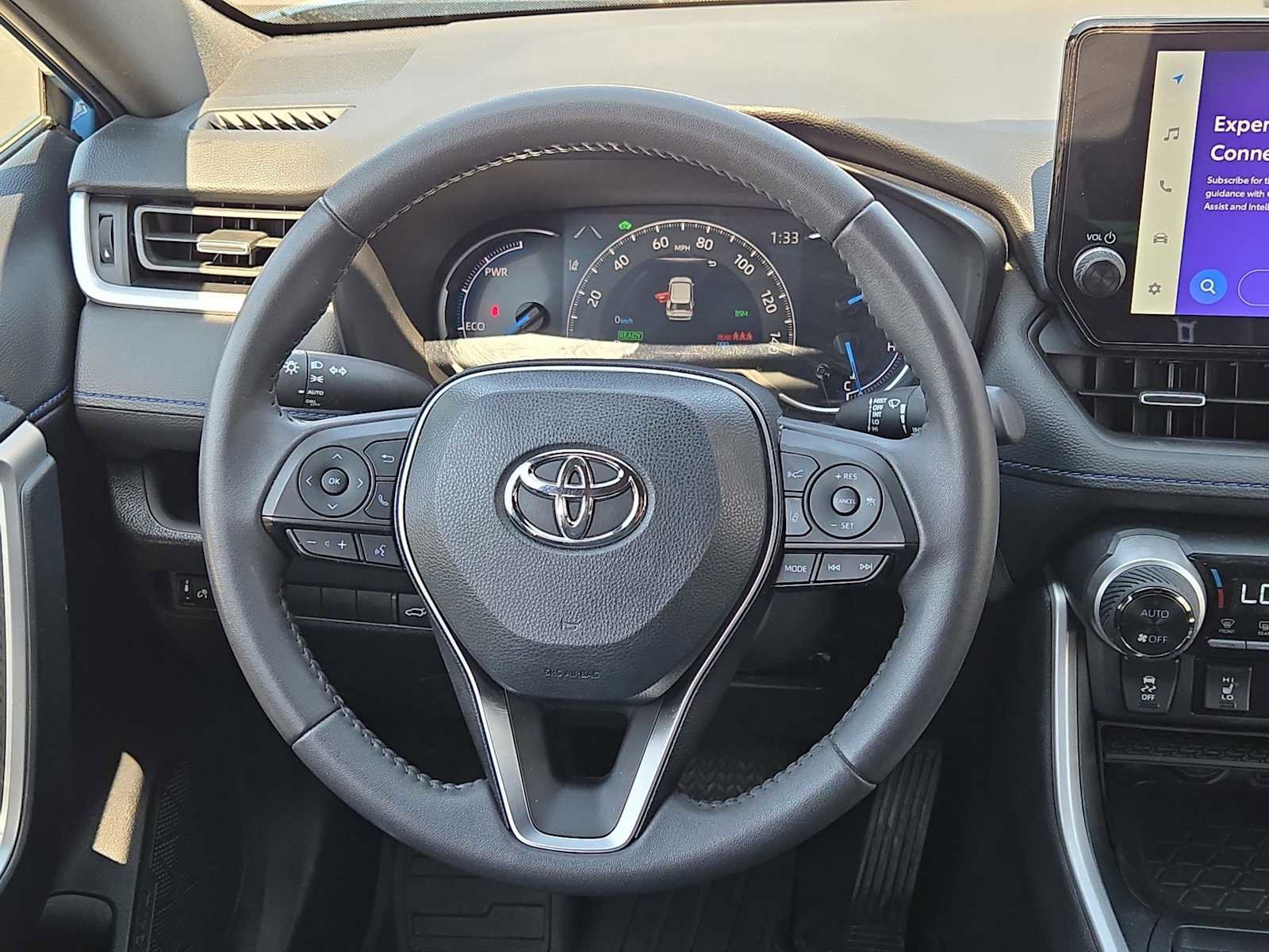 Used 2025 Toyota RAV4 XSE AWD/4WD image 18