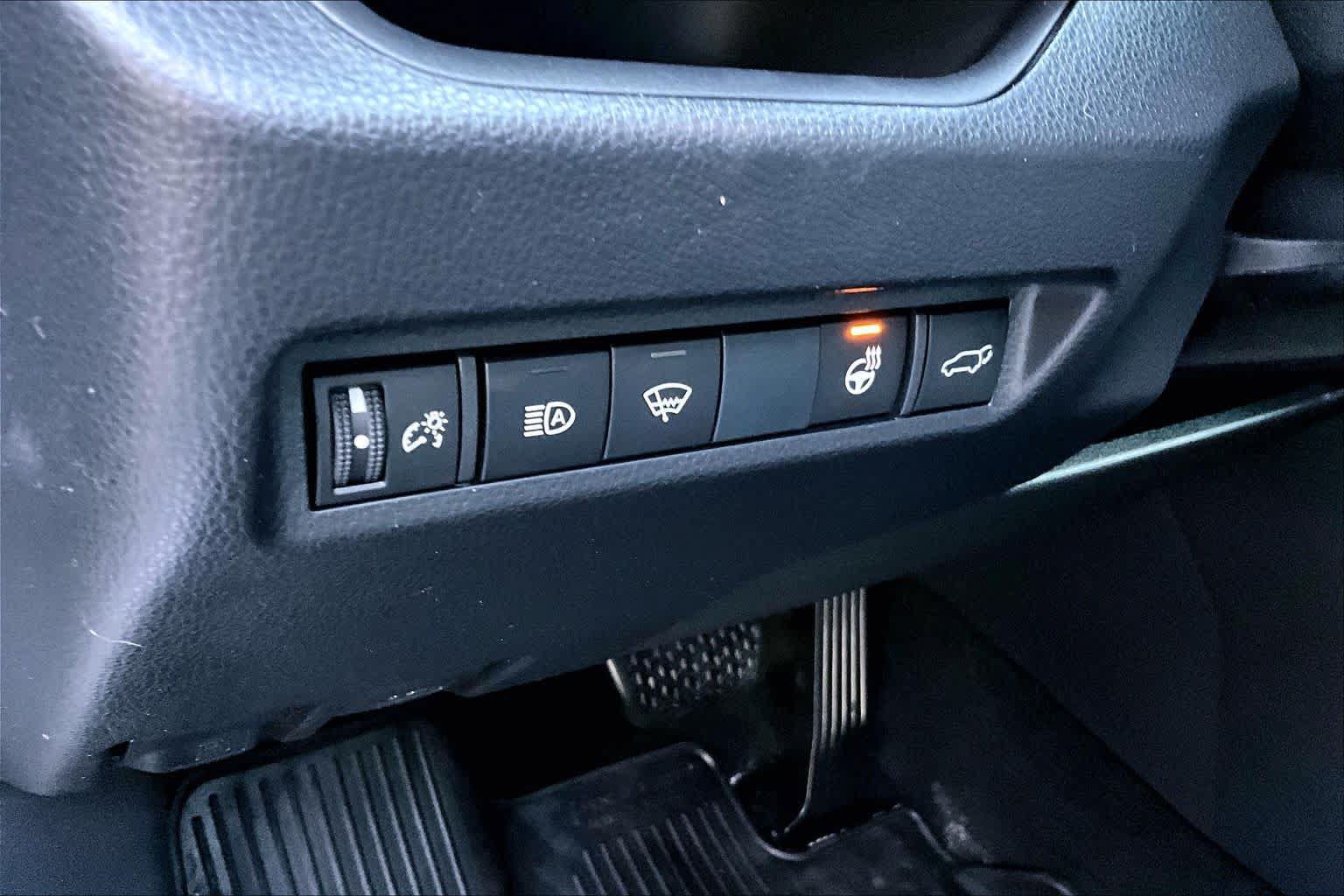 Certified 2019 Toyota RAV4 XLE w/ Convenience Package AWD/4WD image 33