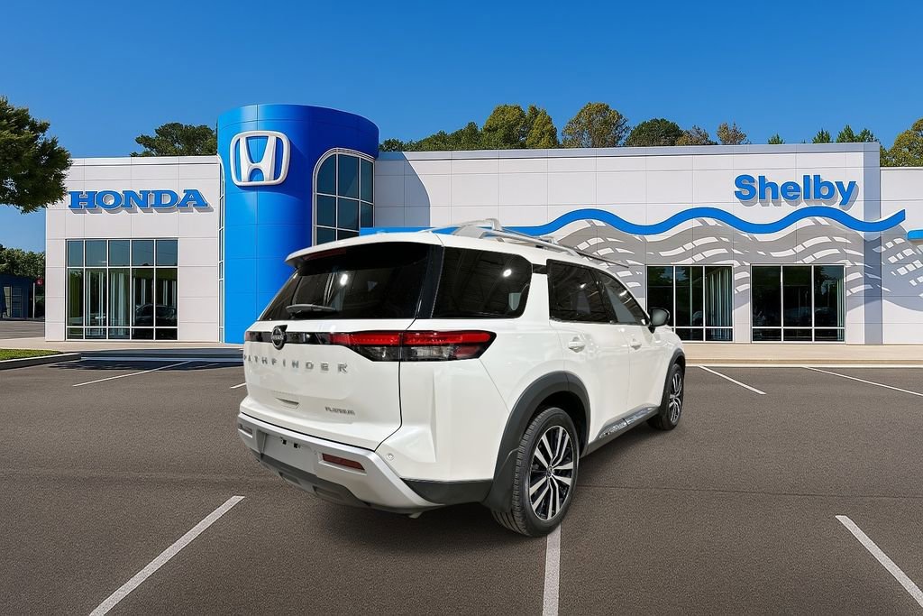 Used 2024 Nissan Pathfinder Platinum image 8