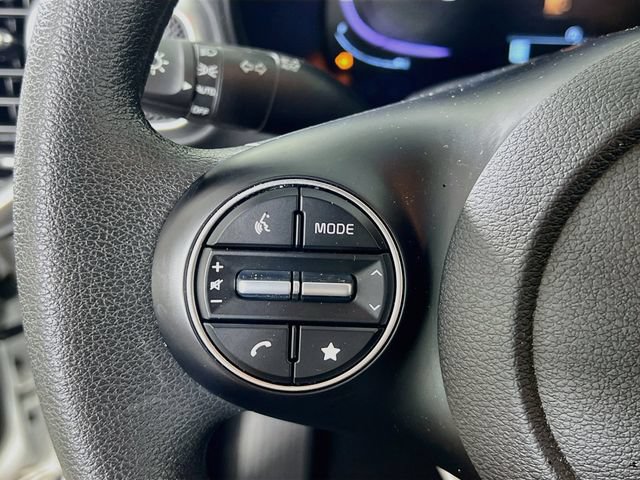 Used 2025 Kia Soul LX FWD image 13