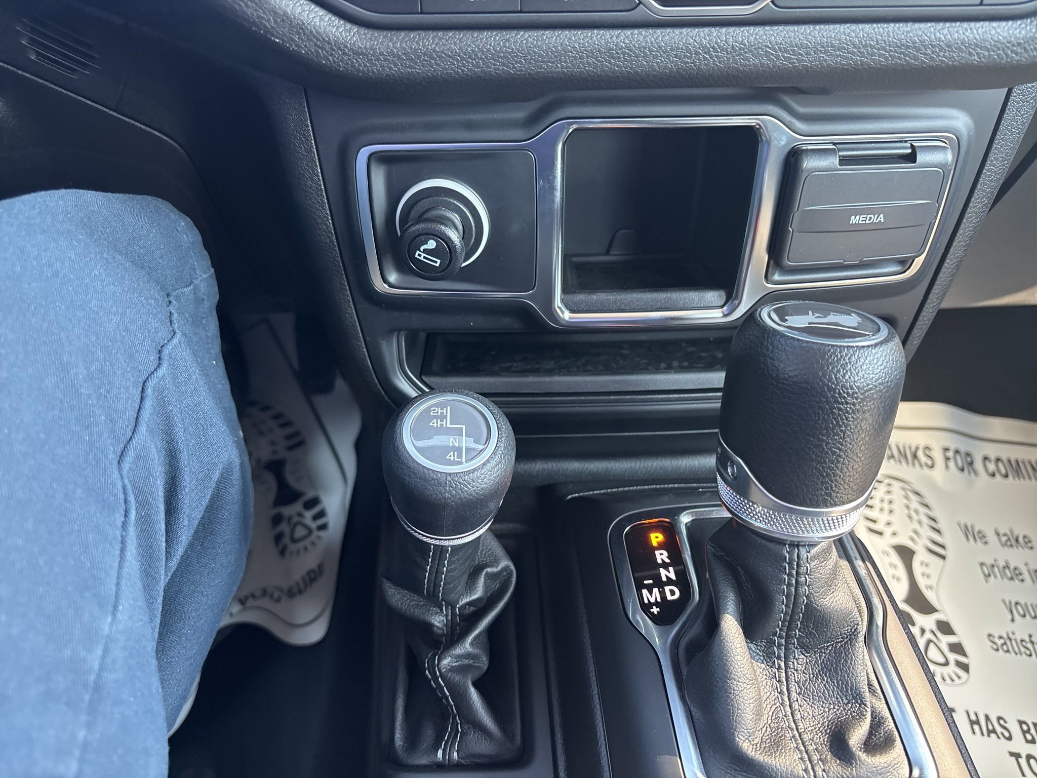 Used 2024 Jeep Wrangler Sport image 21