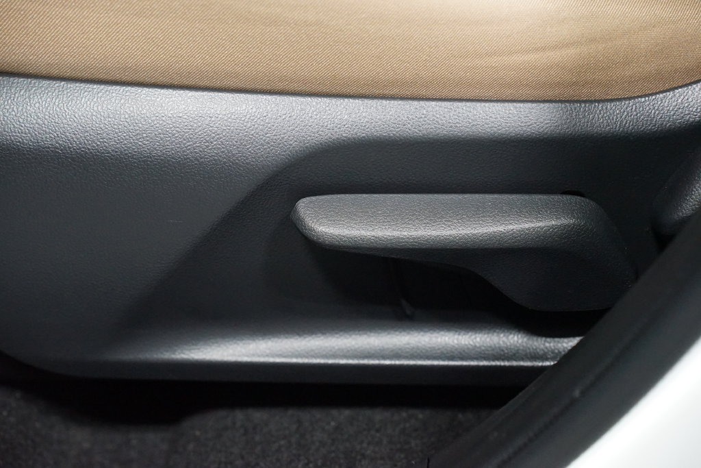 Certified 2023 Toyota RAV4 LE FWD image 31