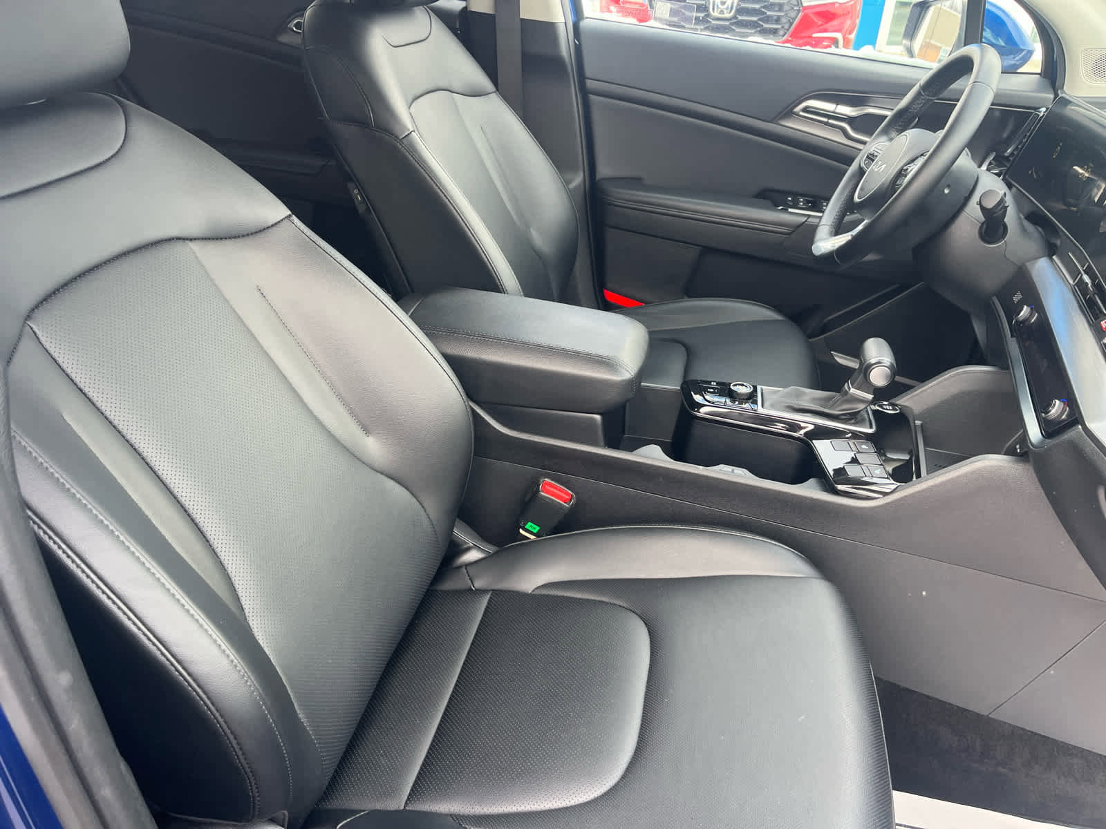 Used 2024 Kia Sportage EX image 42