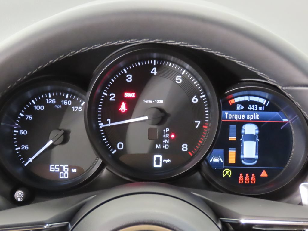 Certified 2026 Porsche Macan AWD/4WD image 17