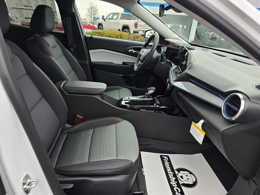 New 2026 Chevrolet Trax LT w/ Driver Confidence Package FWD image 13