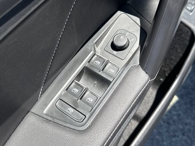 Used 2024 Volkswagen Tiguan SE R-Line AWD/4WD image 25