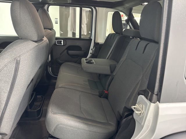 Used 2024 Jeep Wrangler Unlimited AWD/4WD image 19