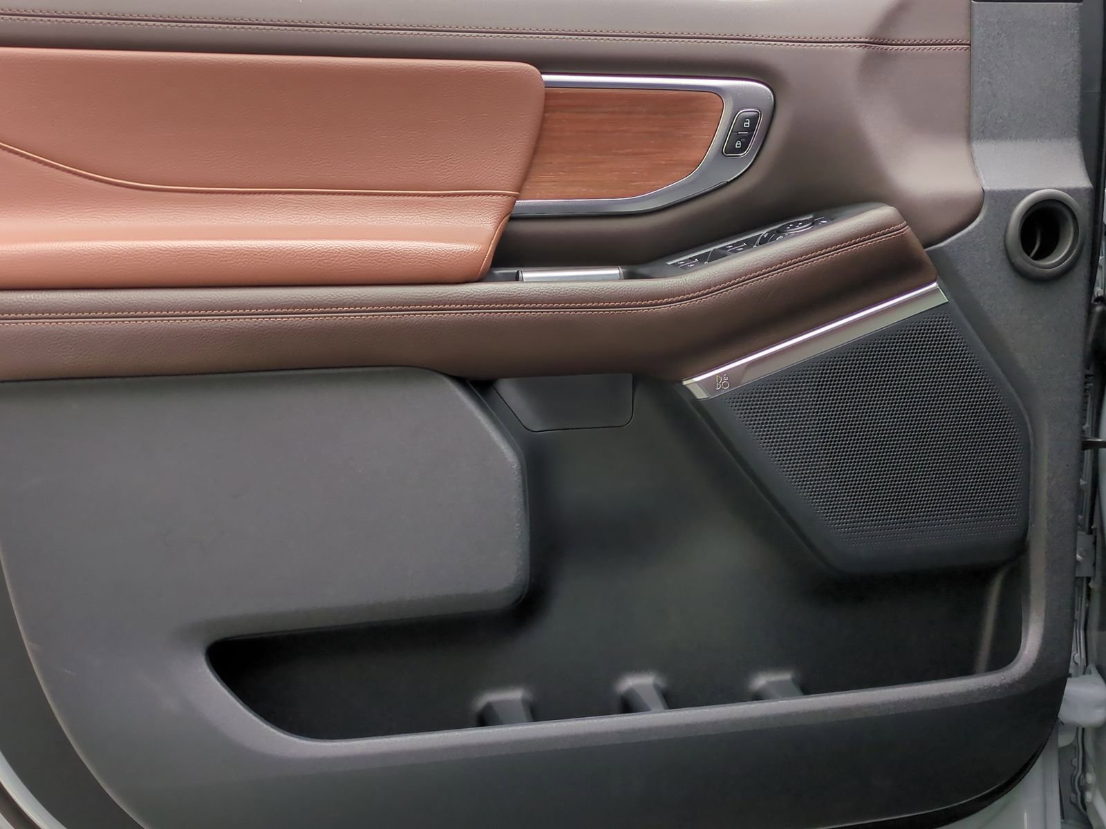 Used 2025 Ford Expedition King Ranch image 14