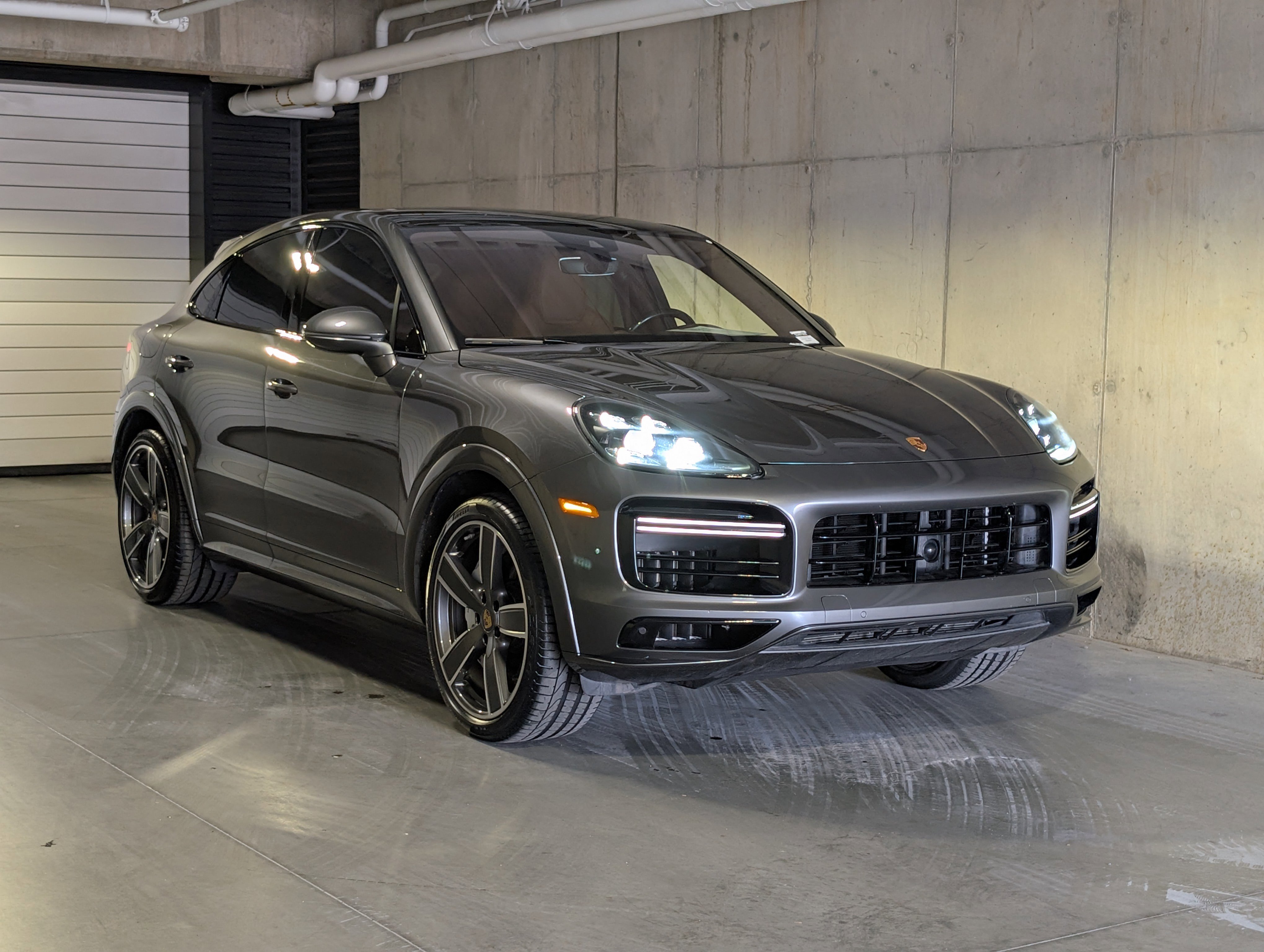 Certified 2022 Porsche Cayenne Turbo AWD/4WD image 11
