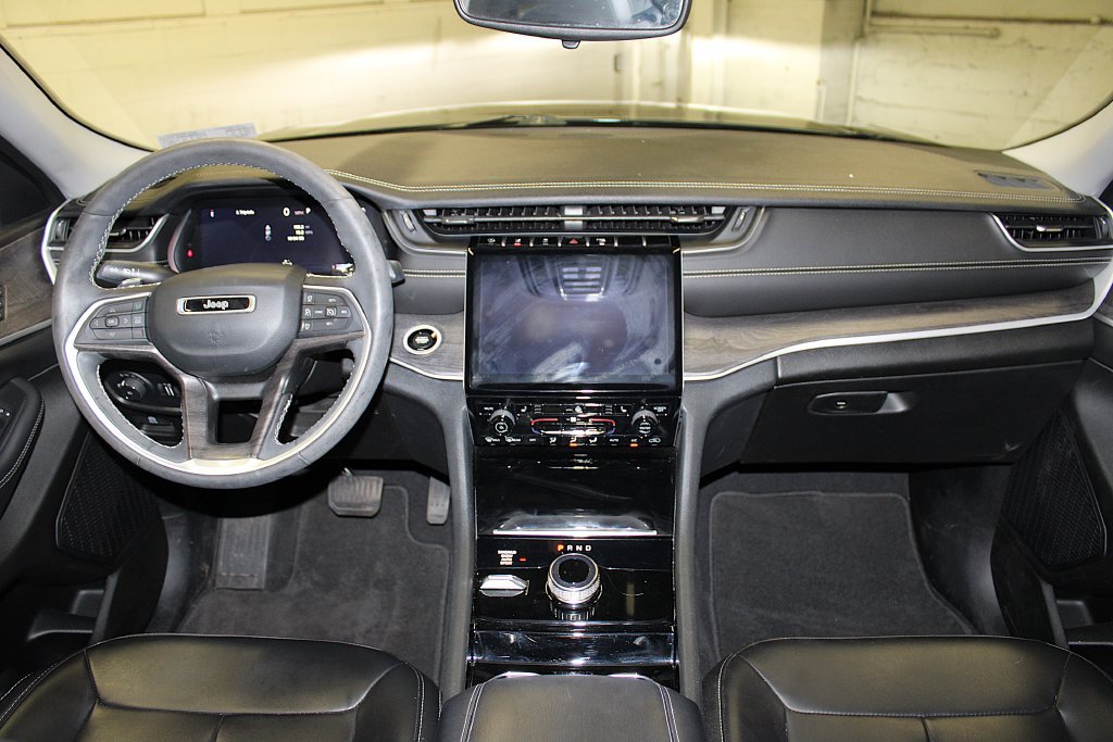 Certified 2023 Jeep Grand Cherokee L Limited AWD/4WD image 9