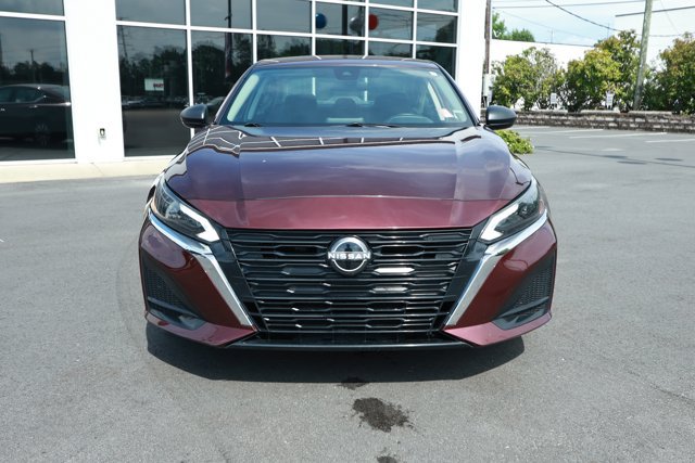 Used 2024 Nissan Altima 2.5 SV FWD image 2