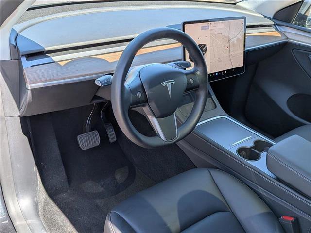 Used 2025 Tesla Model Y Long Range image 10